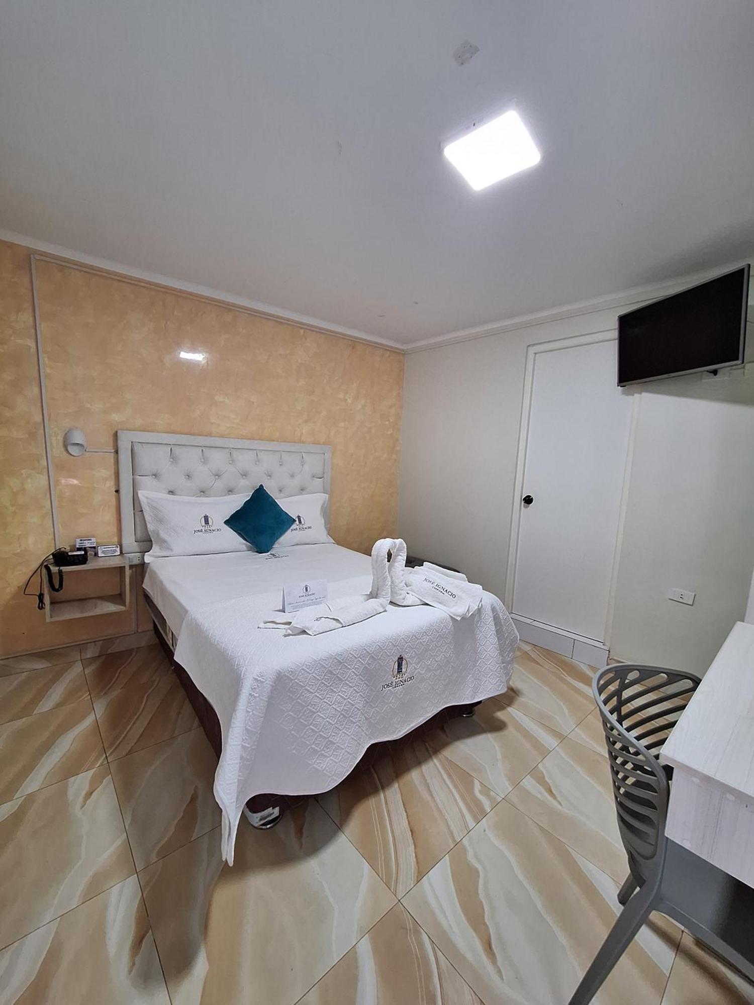 Hotel Jose Ignacio Chepen ภายนอก รูปภาพ