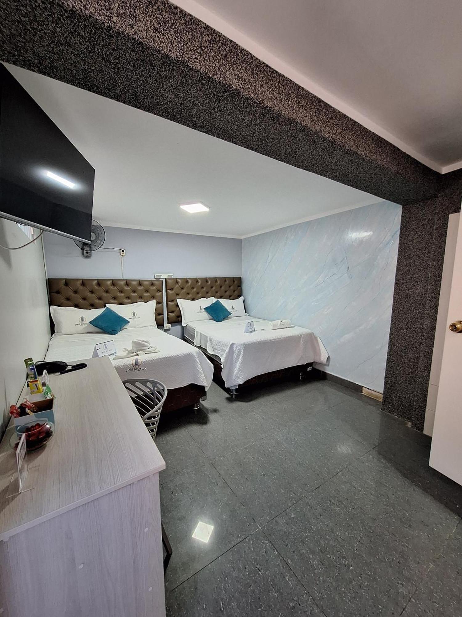 Hotel Jose Ignacio Chepen ภายนอก รูปภาพ