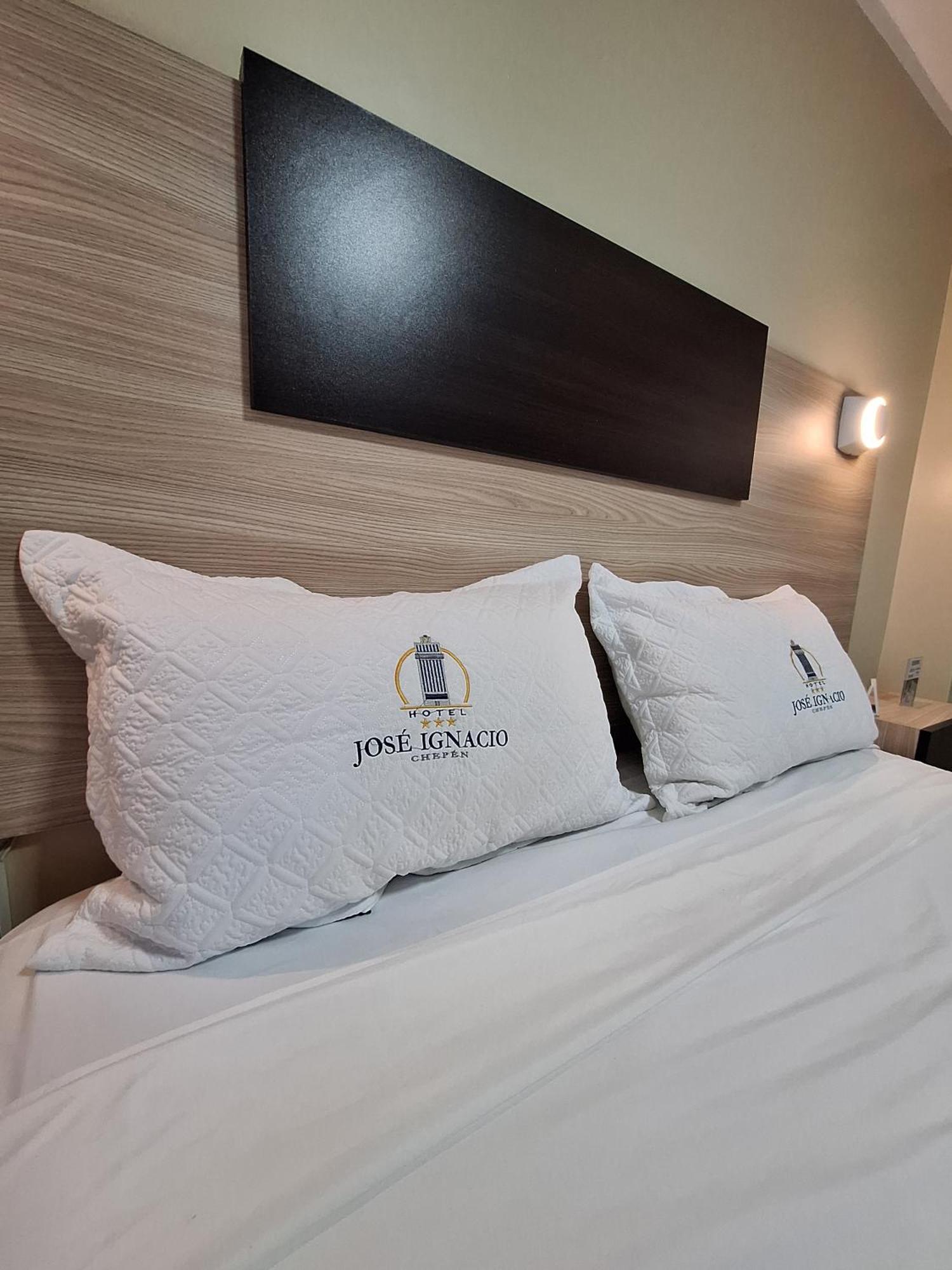 Hotel Jose Ignacio Chepen ภายนอก รูปภาพ